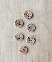 Load image into Gallery viewer, Set of 6 ceramic buttons
