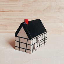 Lade das Bild in den Galerie-Viewer, Räucher Häuschen
