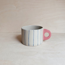 Lade das Bild in den Galerie-Viewer, Tasse Lines 02