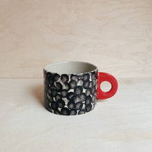 Lade das Bild in den Galerie-Viewer, Tasse Dots 01
