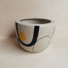 Load image into Gallery viewer, Gefäß in Kooperation mit Atelier Eva Strobel / Abstract Shapes 03