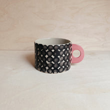 Lade das Bild in den Galerie-Viewer, Tasse Dots 02