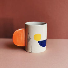 Lade das Bild in den Galerie-Viewer, Becher Happy Face 11 mit Glasurmangel