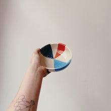 Lade das Bild in den Galerie-Viewer, Schale (S) Collage 03