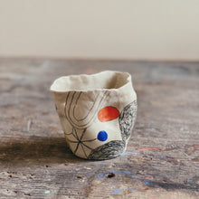 Lade das Bild in den Galerie-Viewer, Vasen Studie 04
