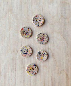 Set of 6 ceramic buttons