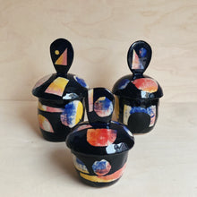 Load image into Gallery viewer, Lidded pot object No 8
