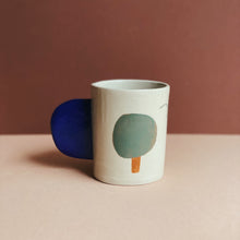 Lade das Bild in den Galerie-Viewer, Becher Fachwerkhaus/Blauer Henkel
