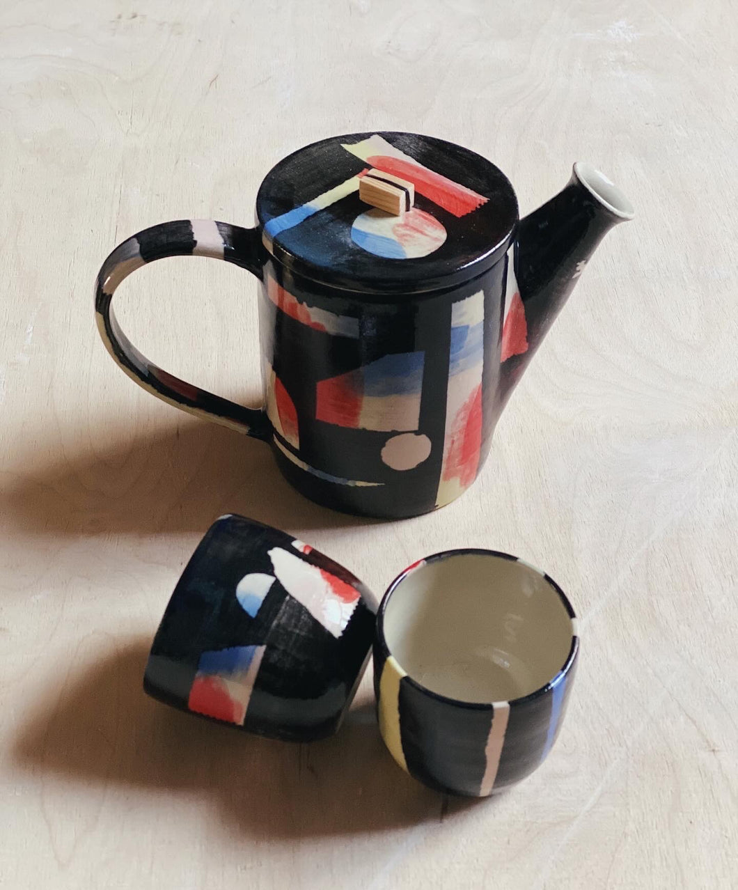 Teepot and two beakers in cooperation with Atelier Eva Strobel / Abstract Shapes 01