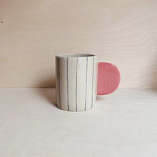 Lade das Bild in den Galerie-Viewer, Tasse Lines 02
