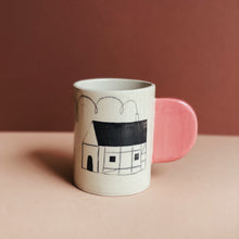 Load image into Gallery viewer, Mug Half-Timbered House/Pink Handle
