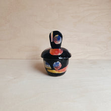 Load image into Gallery viewer, Lidded pot object No 8
