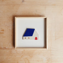 Lade das Bild in den Galerie-Viewer, Haus mit blauem Dach
