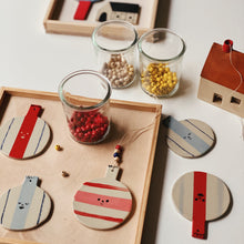 Lade das Bild in den Galerie-Viewer, Anhänger Christmas Face 03
