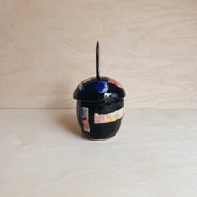 Load image into Gallery viewer, Lidded pot object no 7
