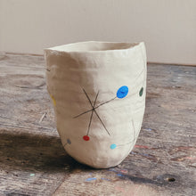 Load image into Gallery viewer, Vase study 02
