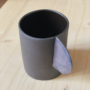 Back cup with lilac handle